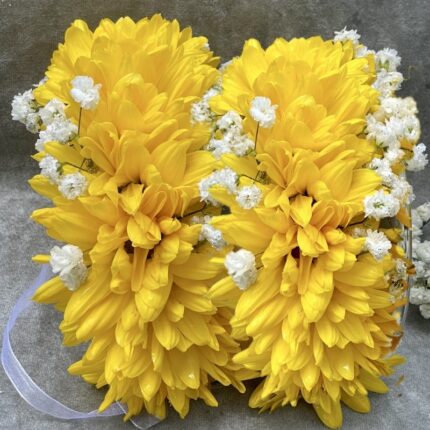 Yellow Minimalist Gajra